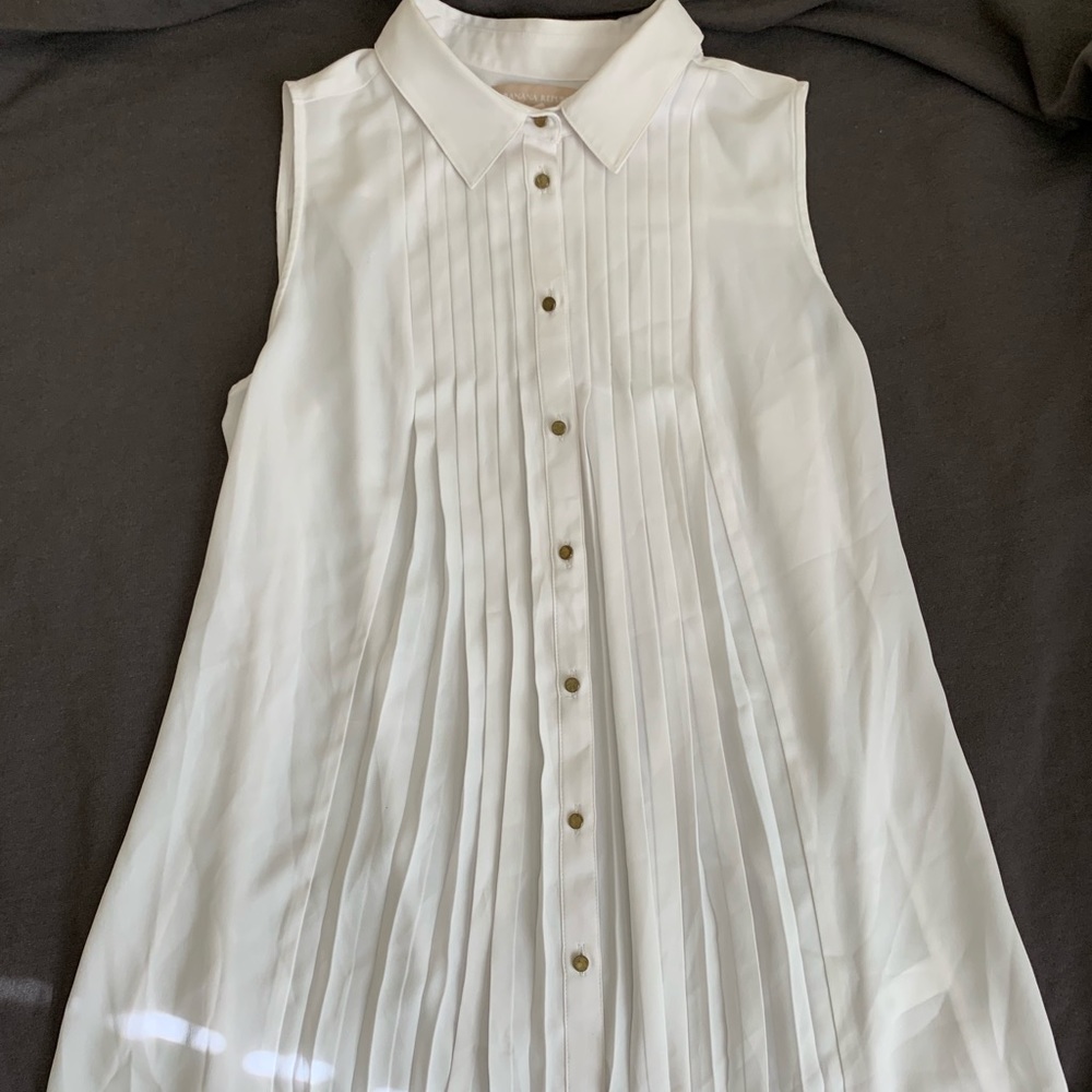 Banana Republic Sleeveless Button Down